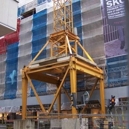 le montage sur portique de grue de levage permet de ne pas déranger la circulation urbaine