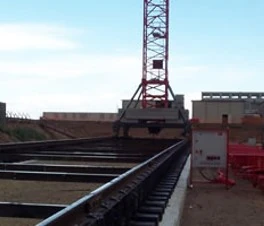 le montage sur rail de la grue de levage permet une plus grande mobilité de celle-ci